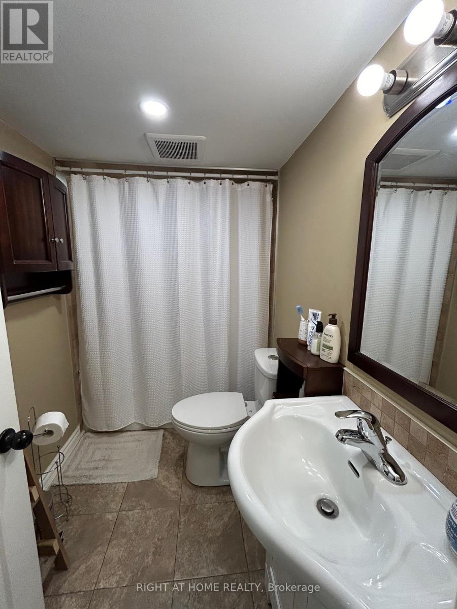 












36 AURORA HEIGHTS DRIVE

,
Aurora (Aurora Heights),




Ontario
L4G2W7

