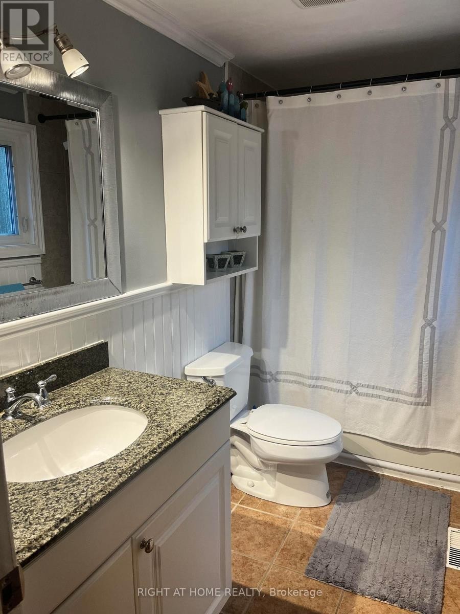 












2 - 1711 SOUTH PORCUPINE AVENUE

,
Innisfil,




Ontario
L9S1S6

