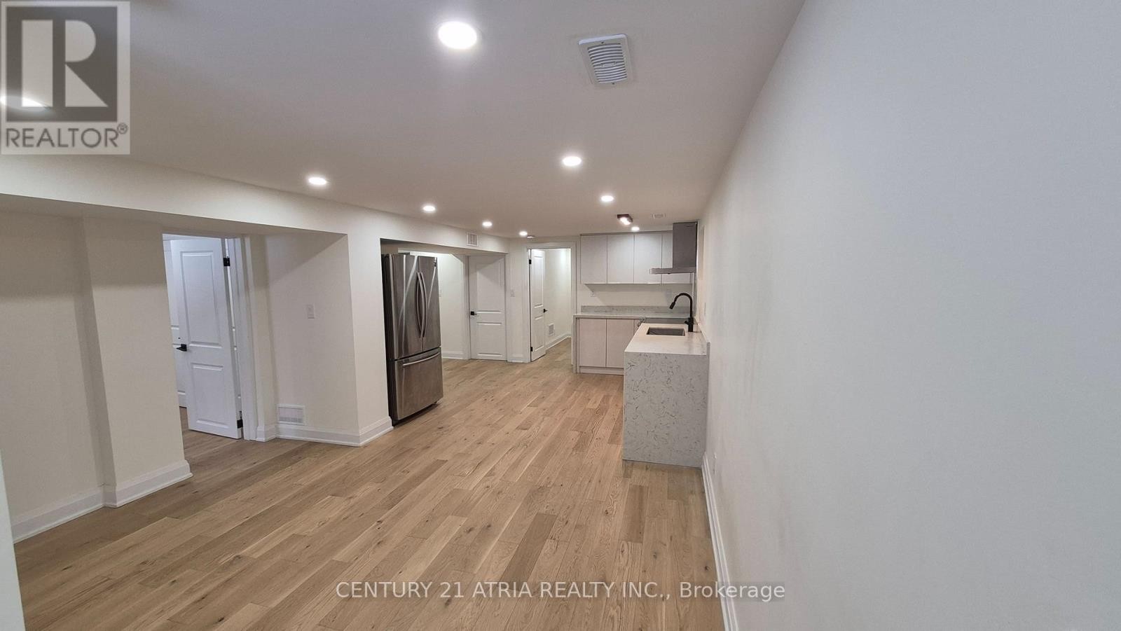 












BSMT - 48 ROCKPORT CRESCENT

,
Richmond Hill (Crosby),




Ontario
L4C2L6

