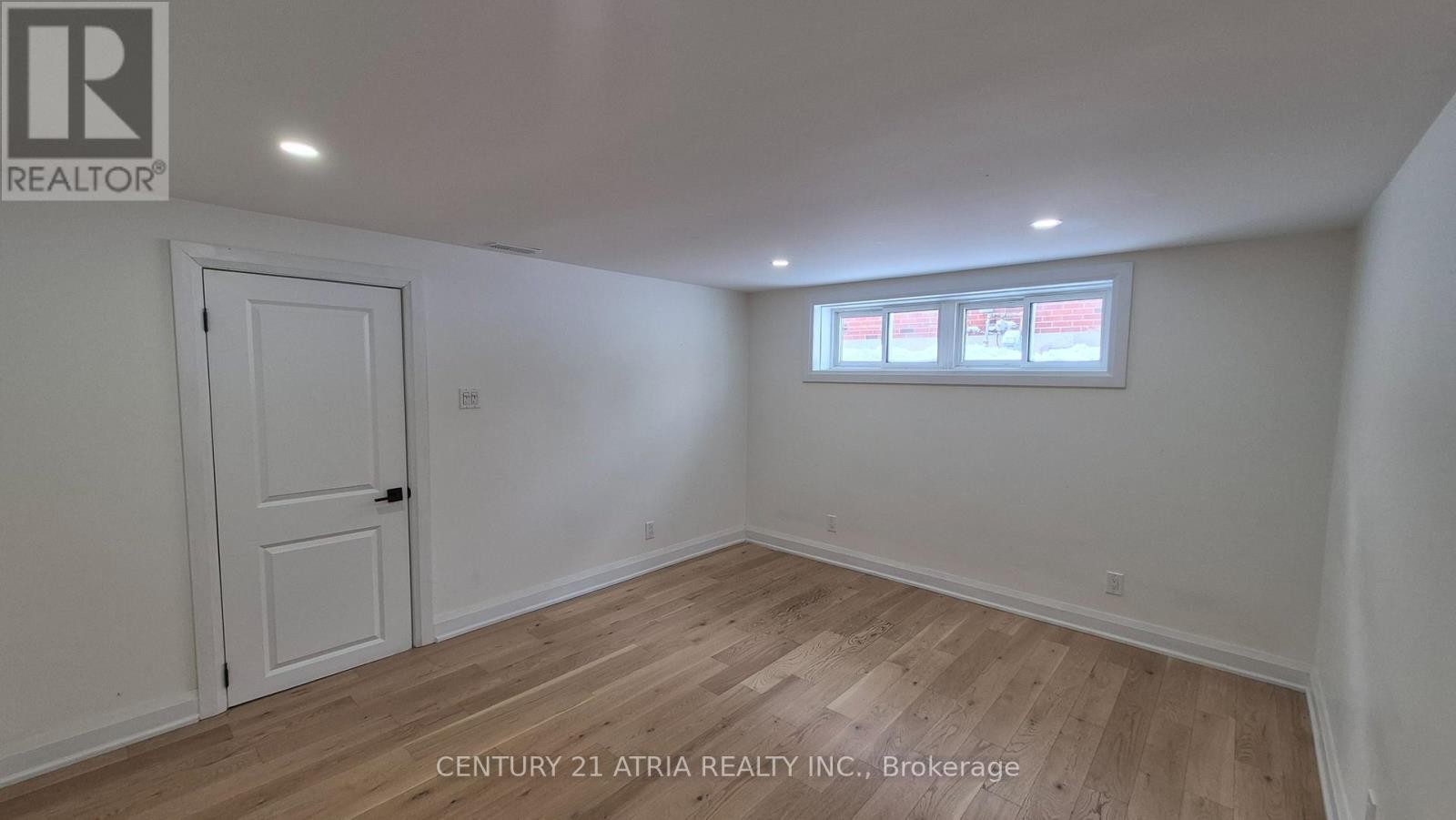 












BSMT - 48 ROCKPORT CRESCENT

,
Richmond Hill (Crosby),




Ontario
L4C2L6

