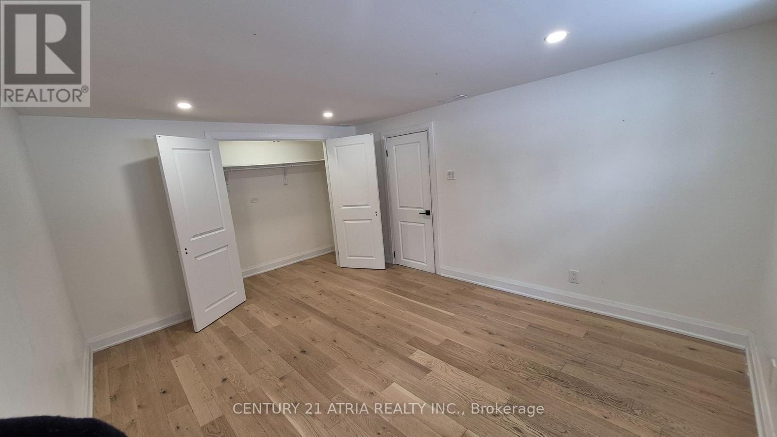 












BSMT - 48 ROCKPORT CRESCENT

,
Richmond Hill (Crosby),




Ontario
L4C2L6

