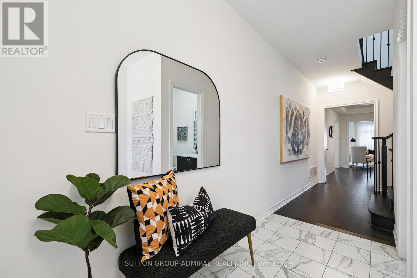 












15 JOHN SMITH STREET

,
East Gwillimbury (Holland Landing),




Ontario
L9N0S7

