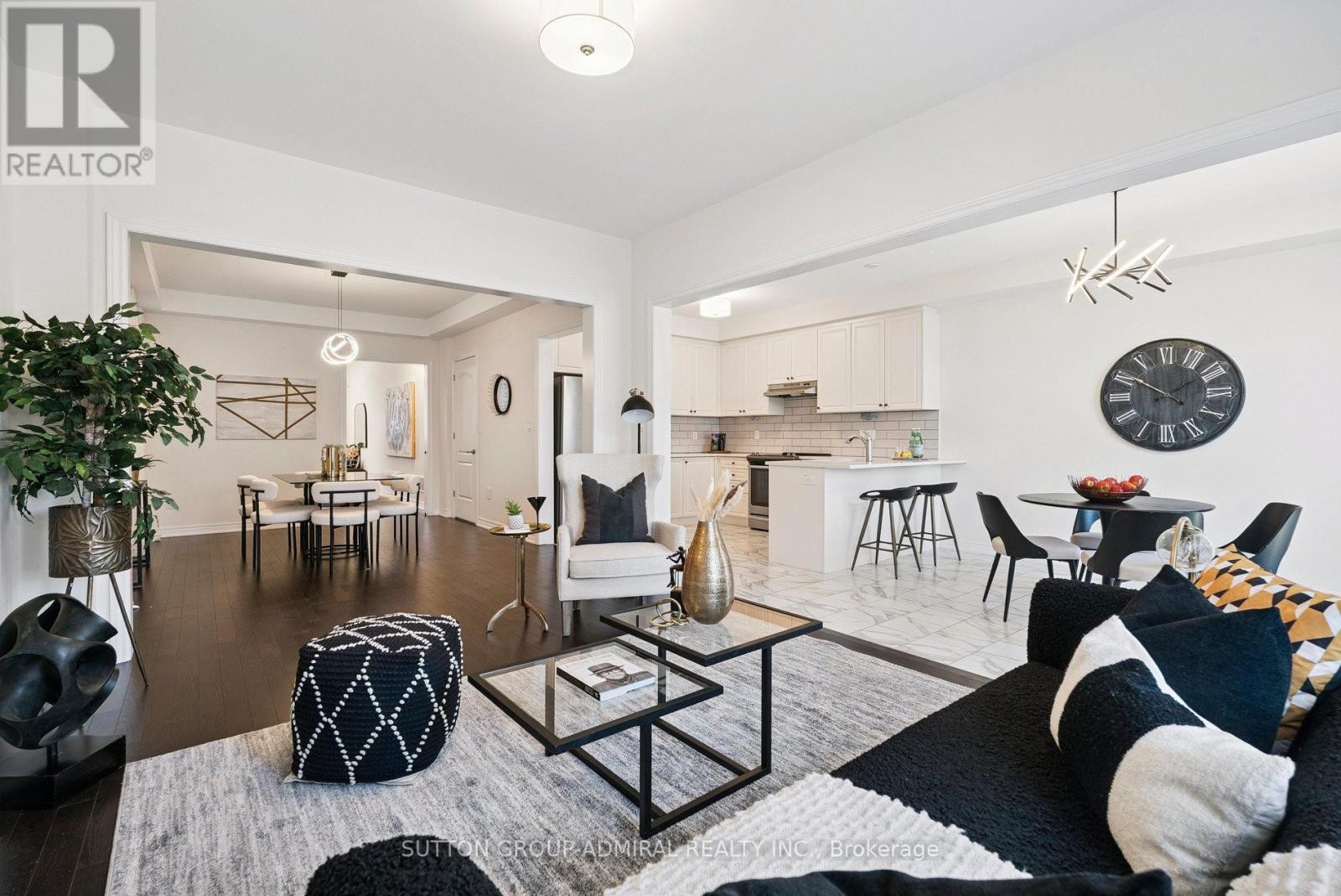 












15 JOHN SMITH STREET

,
East Gwillimbury (Holland Landing),




Ontario
L9N0S7

