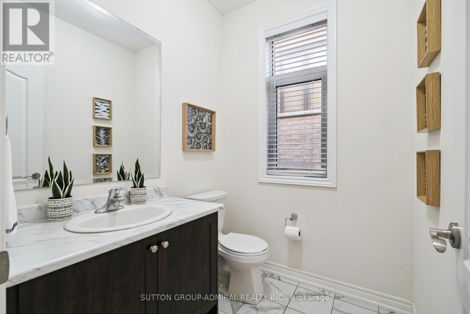 












15 JOHN SMITH STREET

,
East Gwillimbury (Holland Landing),




Ontario
L9N0S7

