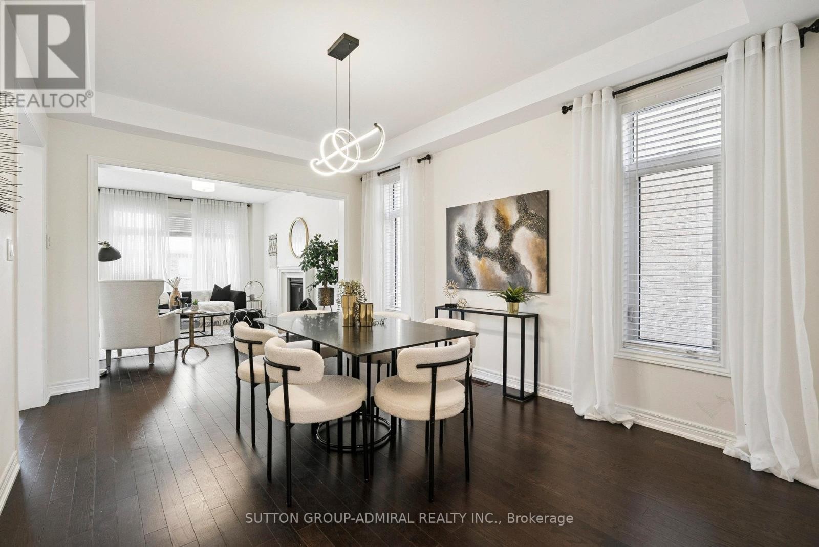 












15 JOHN SMITH STREET

,
East Gwillimbury (Holland Landing),




Ontario
L9N0S7

