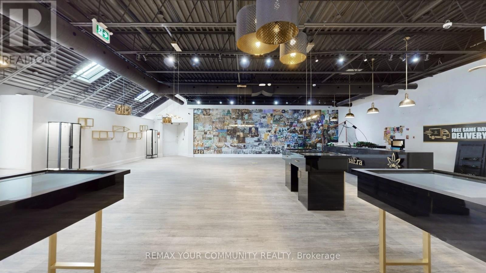 












1-B - 15543 YONGE STREET

,
Aurora (Aurora Village),




Ontario
L4G1P3


