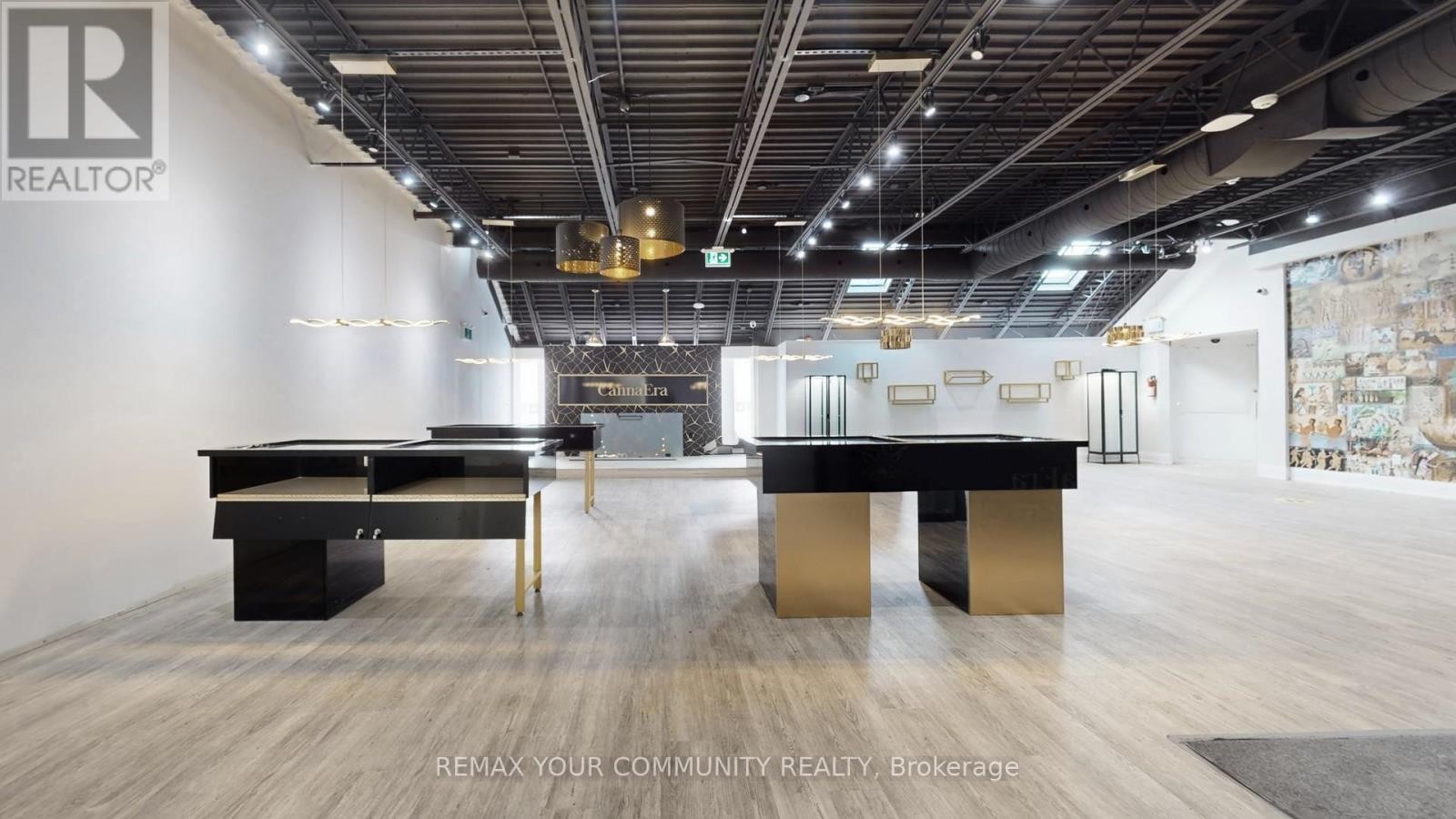 












1-B - 15543 YONGE STREET

,
Aurora (Aurora Village),




Ontario
L4G1P3

