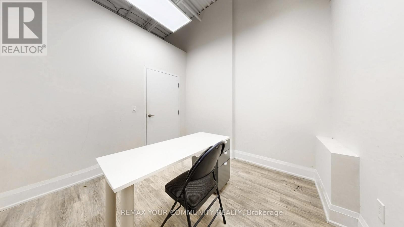 












1-B - 15543 YONGE STREET

,
Aurora (Aurora Village),




Ontario
L4G1P3

