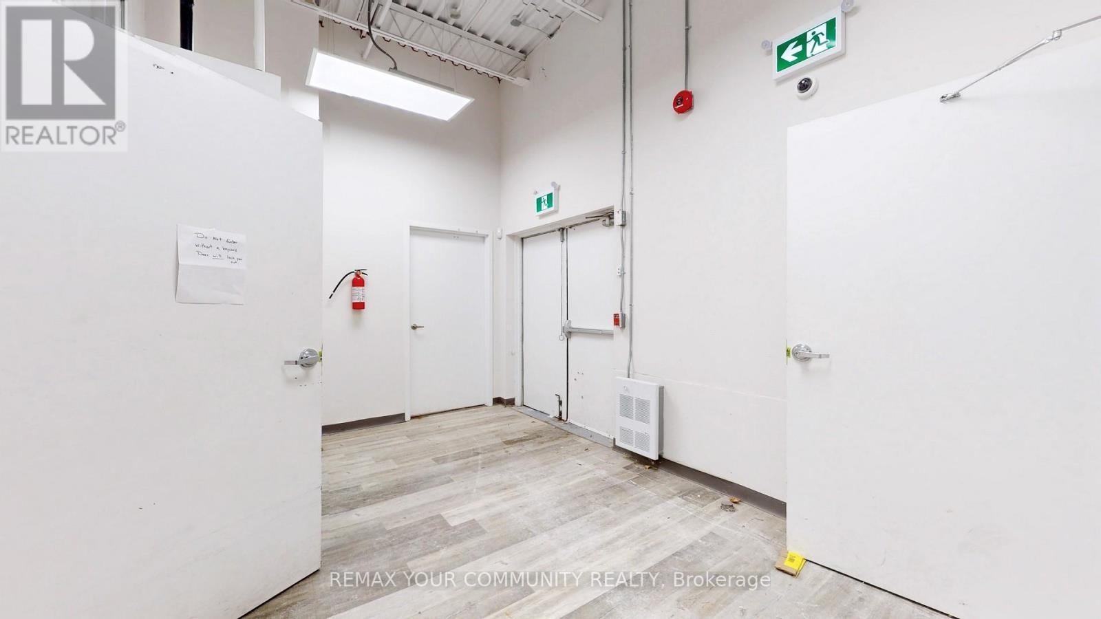 












1-B - 15543 YONGE STREET

,
Aurora (Aurora Village),




Ontario
L4G1P3

