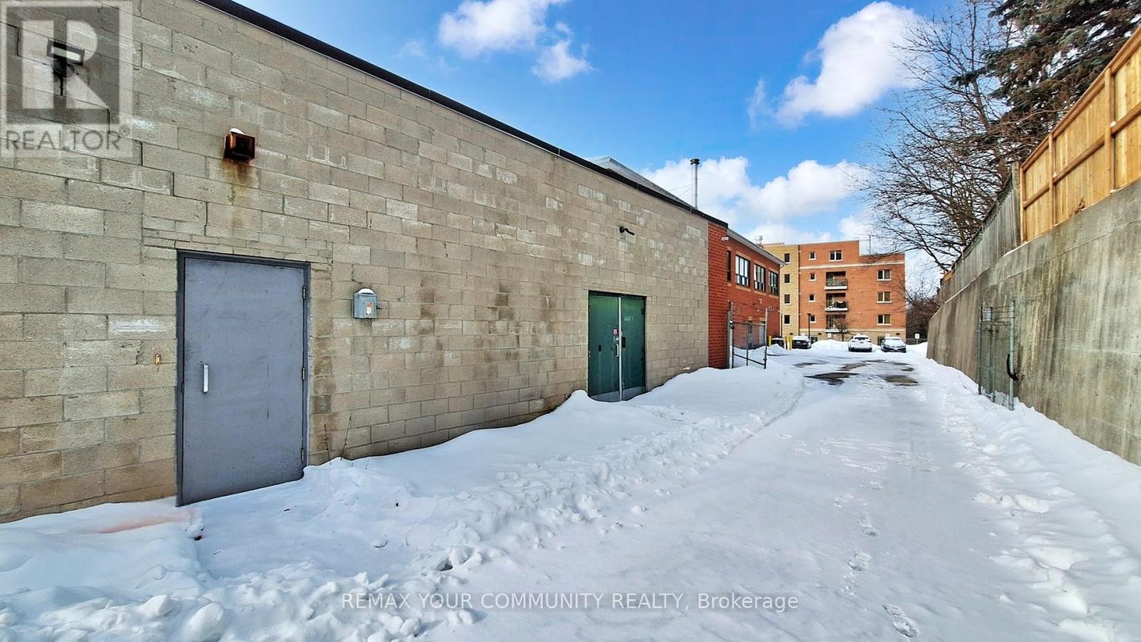 












1-B - 15543 YONGE STREET

,
Aurora (Aurora Village),




Ontario
L4G1P3


