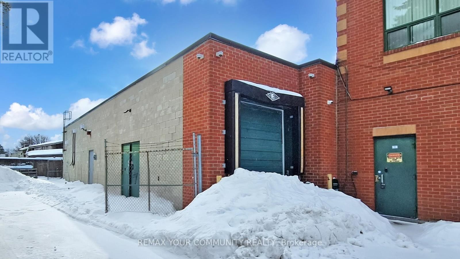 












1-B - 15543 YONGE STREET

,
Aurora (Aurora Village),




Ontario
L4G1P3

