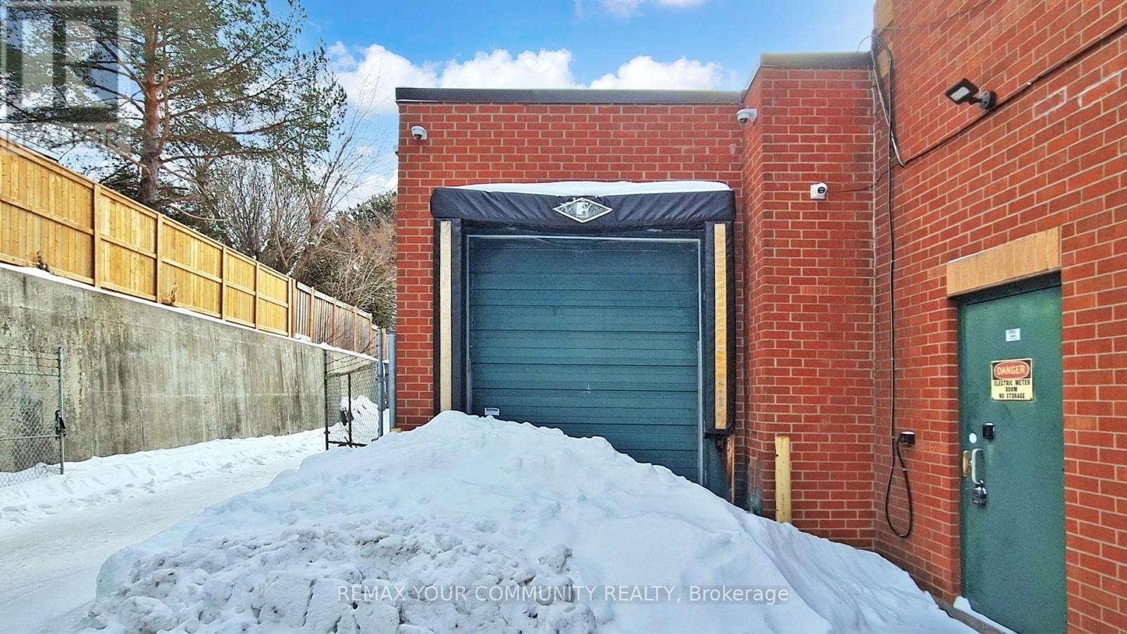 












1-B - 15543 YONGE STREET

,
Aurora (Aurora Village),




Ontario
L4G1P3


