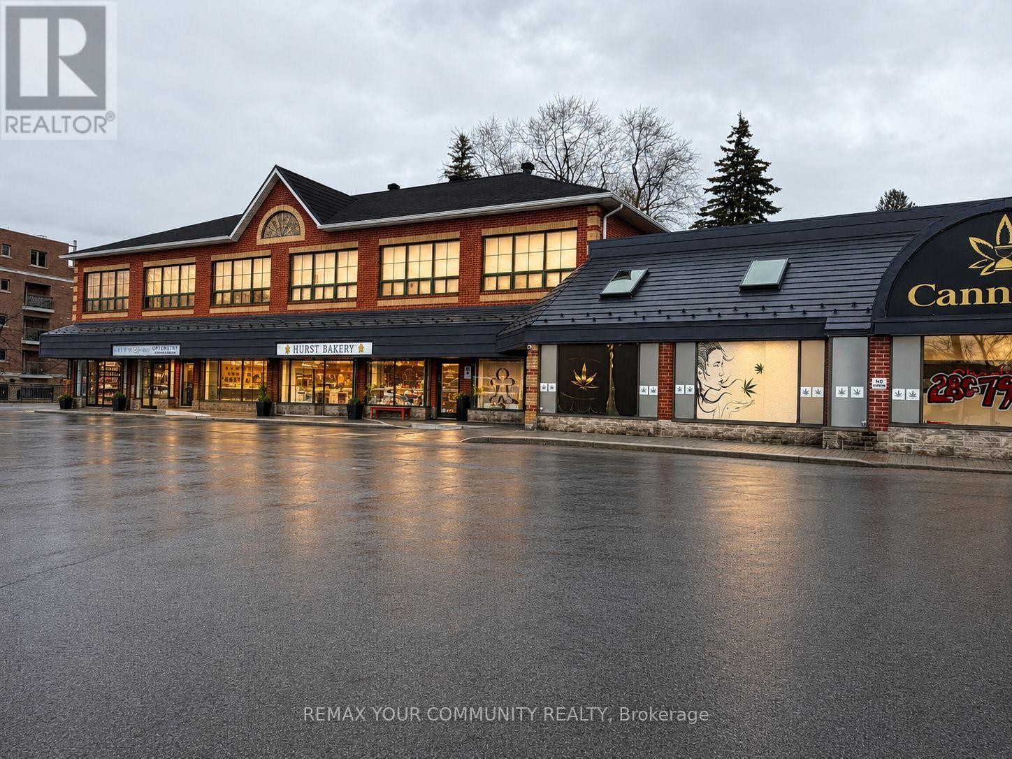 












1-B - 15543 YONGE STREET

,
Aurora (Aurora Village),




Ontario
L4G1P3

