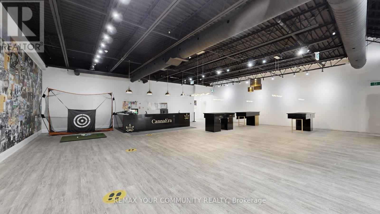 












1-B - 15543 YONGE STREET

,
Aurora (Aurora Village),




Ontario
L4G1P3

