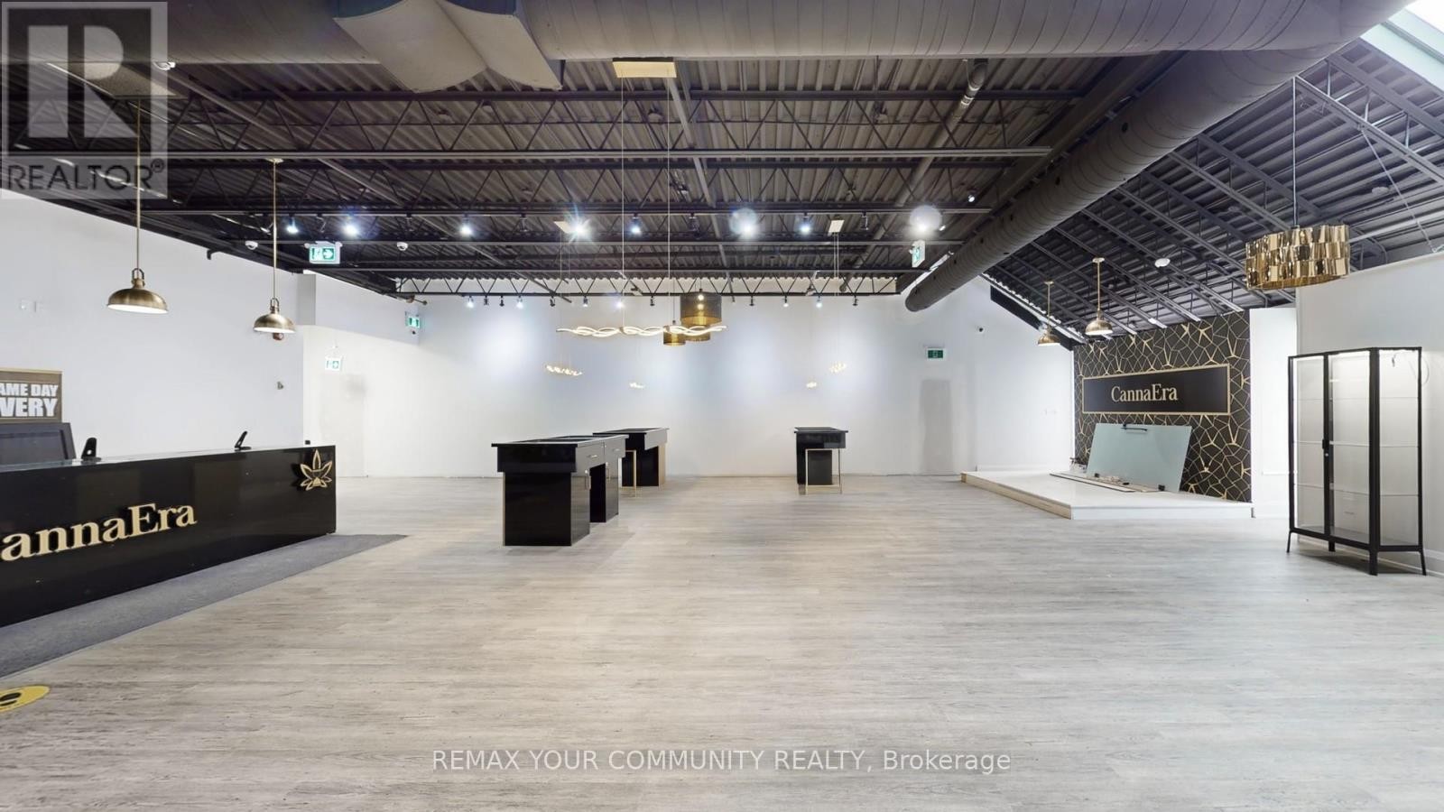 












1-B - 15543 YONGE STREET

,
Aurora (Aurora Village),




Ontario
L4G1P3

