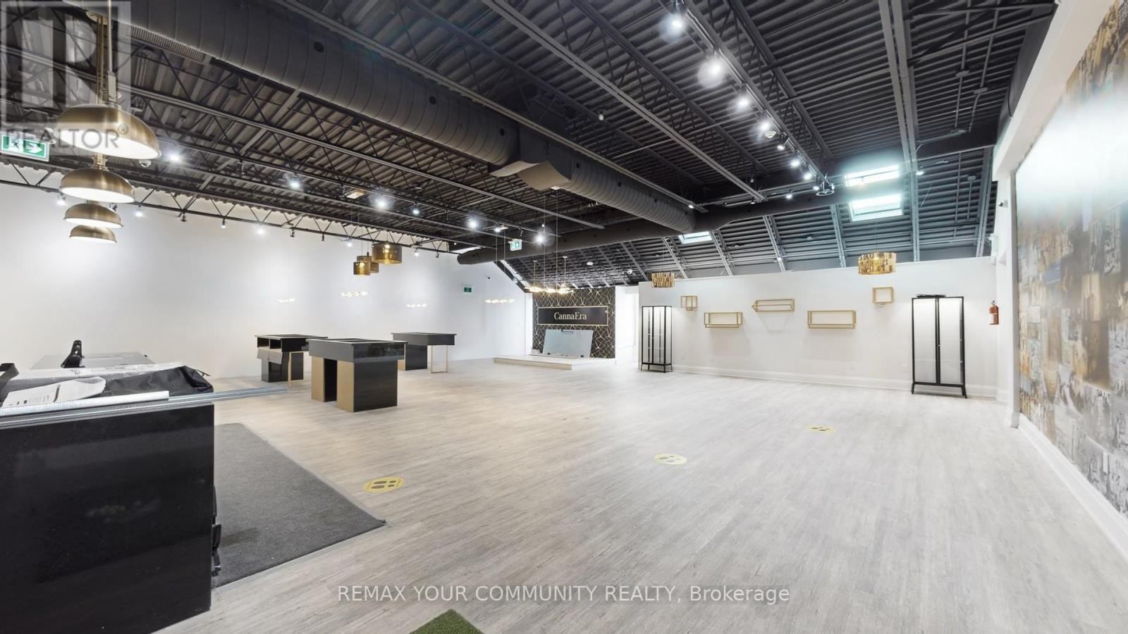 












1-B - 15543 YONGE STREET

,
Aurora (Aurora Village),




Ontario
L4G1P3

