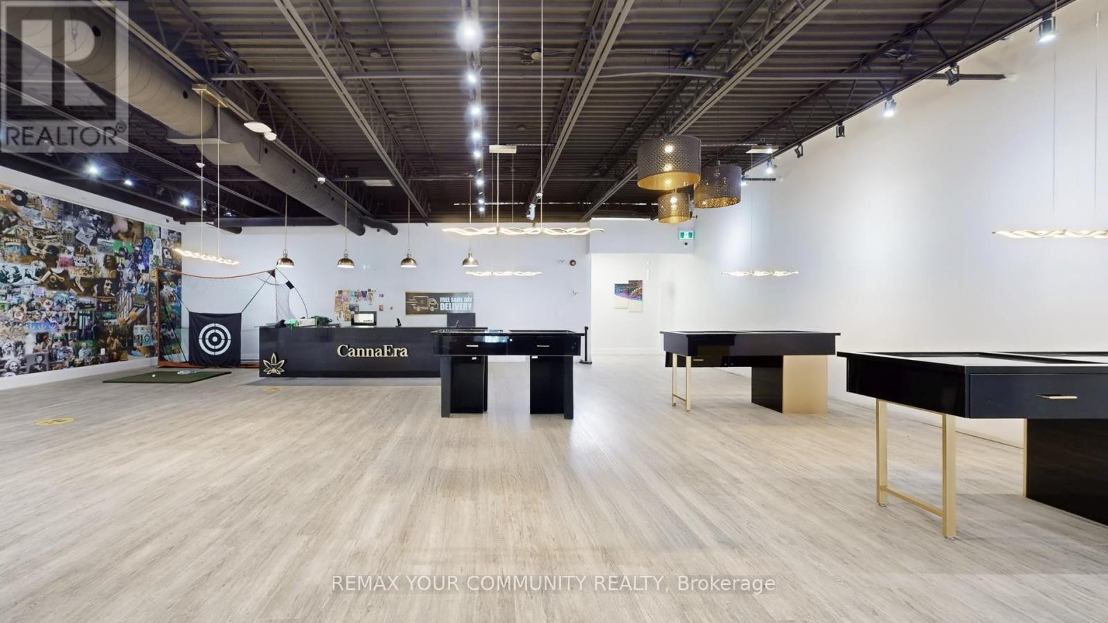 












1-B - 15543 YONGE STREET

,
Aurora (Aurora Village),




Ontario
L4G1P3

