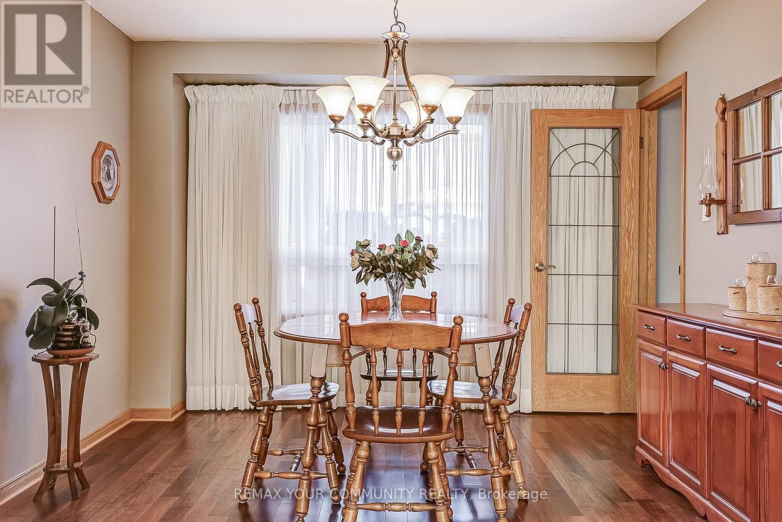 












3 SAWYER CRESCENT

,
Markham (Markham Village),




Ontario
L3P5V1

