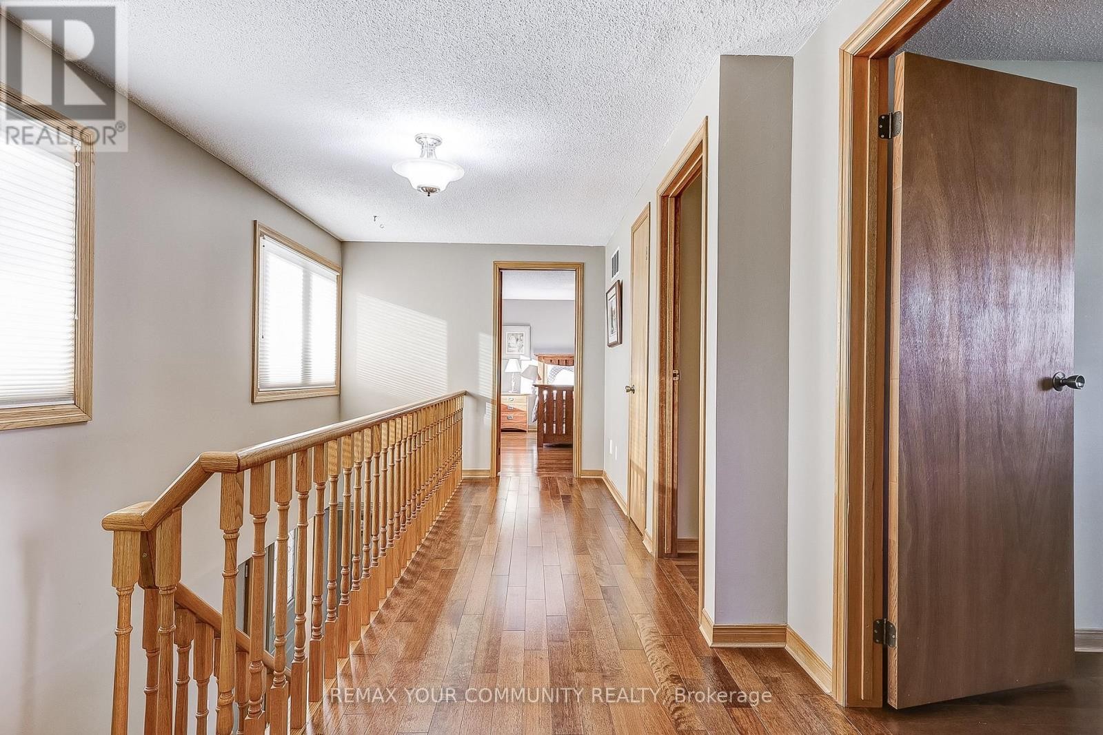 












3 SAWYER CRESCENT

,
Markham (Markham Village),




Ontario
L3P5V1

