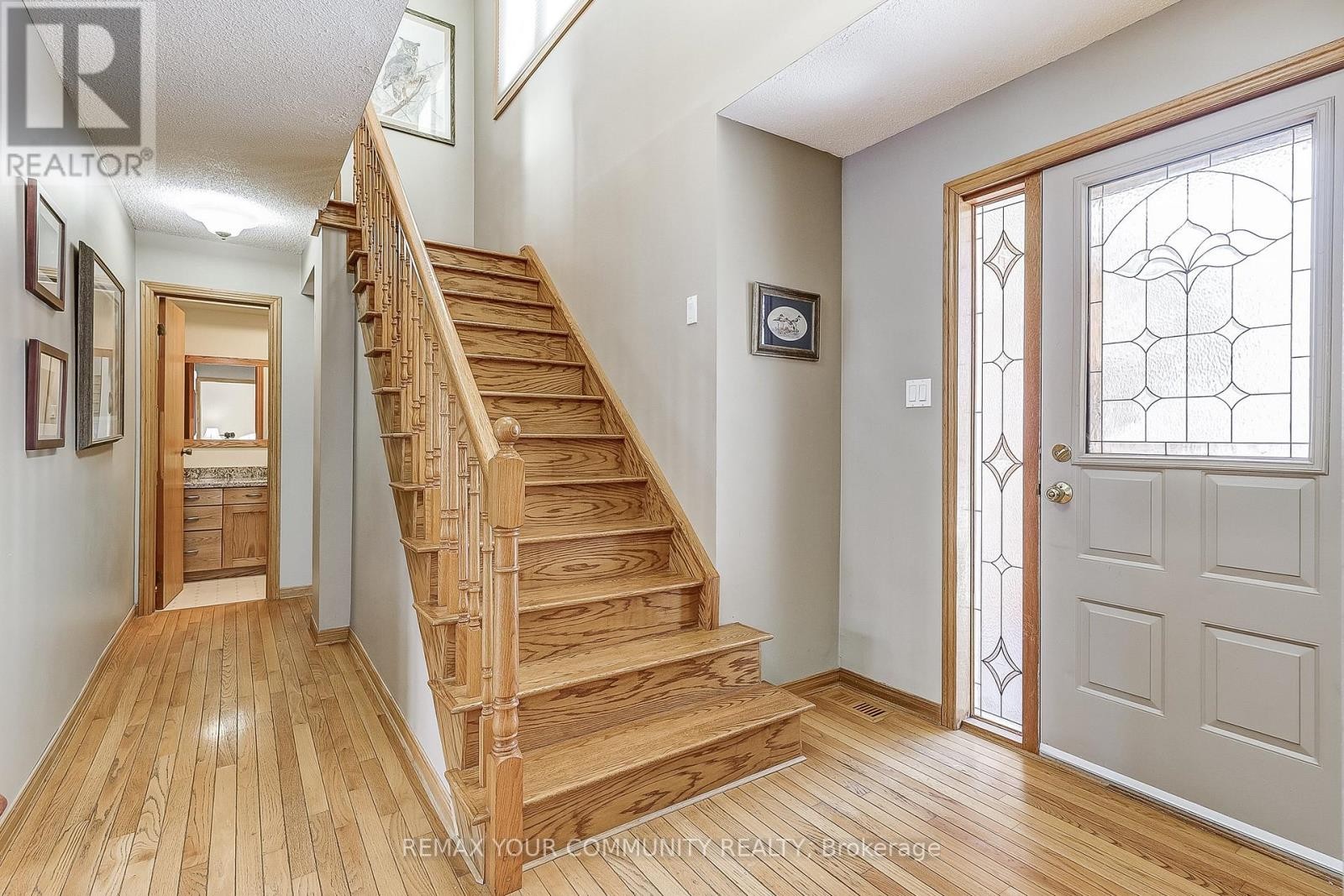 












3 SAWYER CRESCENT

,
Markham (Markham Village),




Ontario
L3P5V1

