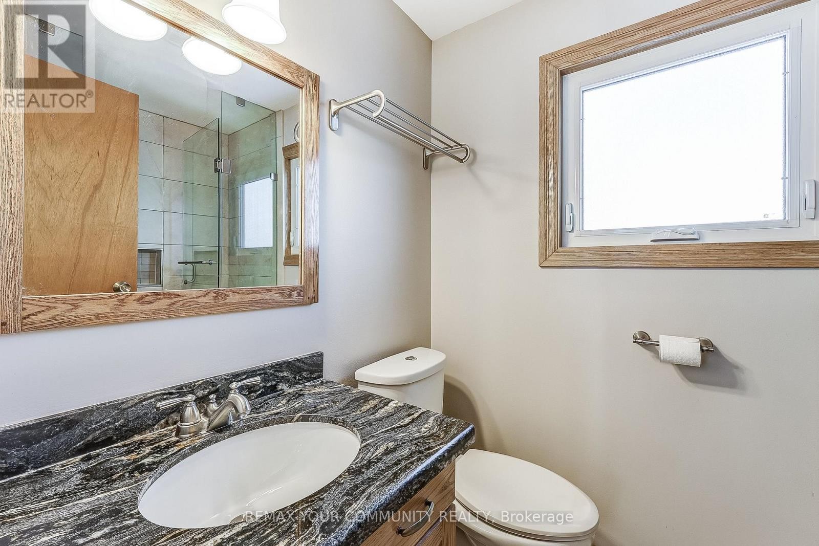 












3 SAWYER CRESCENT

,
Markham (Markham Village),




Ontario
L3P5V1

