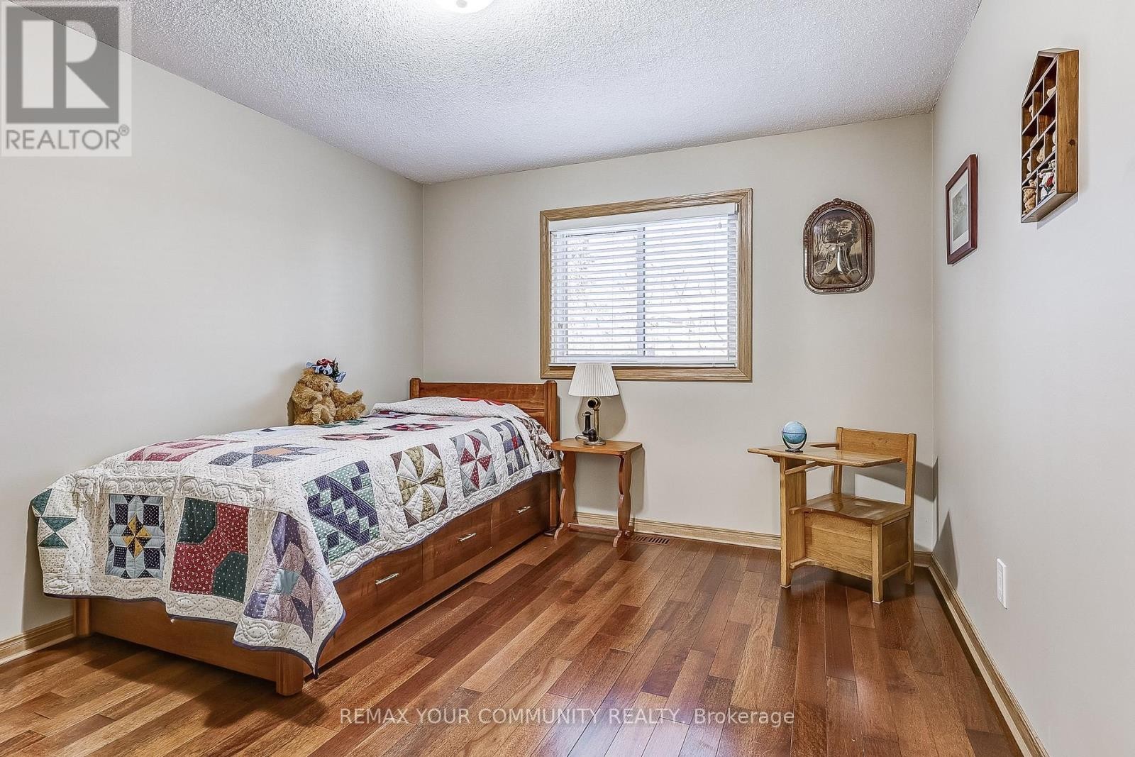 












3 SAWYER CRESCENT

,
Markham (Markham Village),




Ontario
L3P5V1

