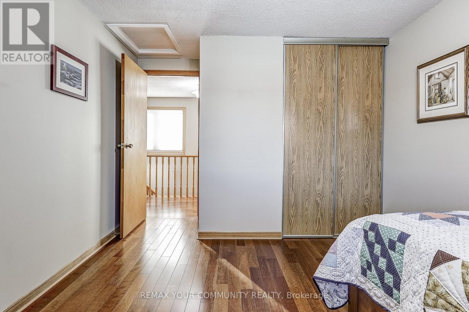 












3 SAWYER CRESCENT

,
Markham (Markham Village),




Ontario
L3P5V1

