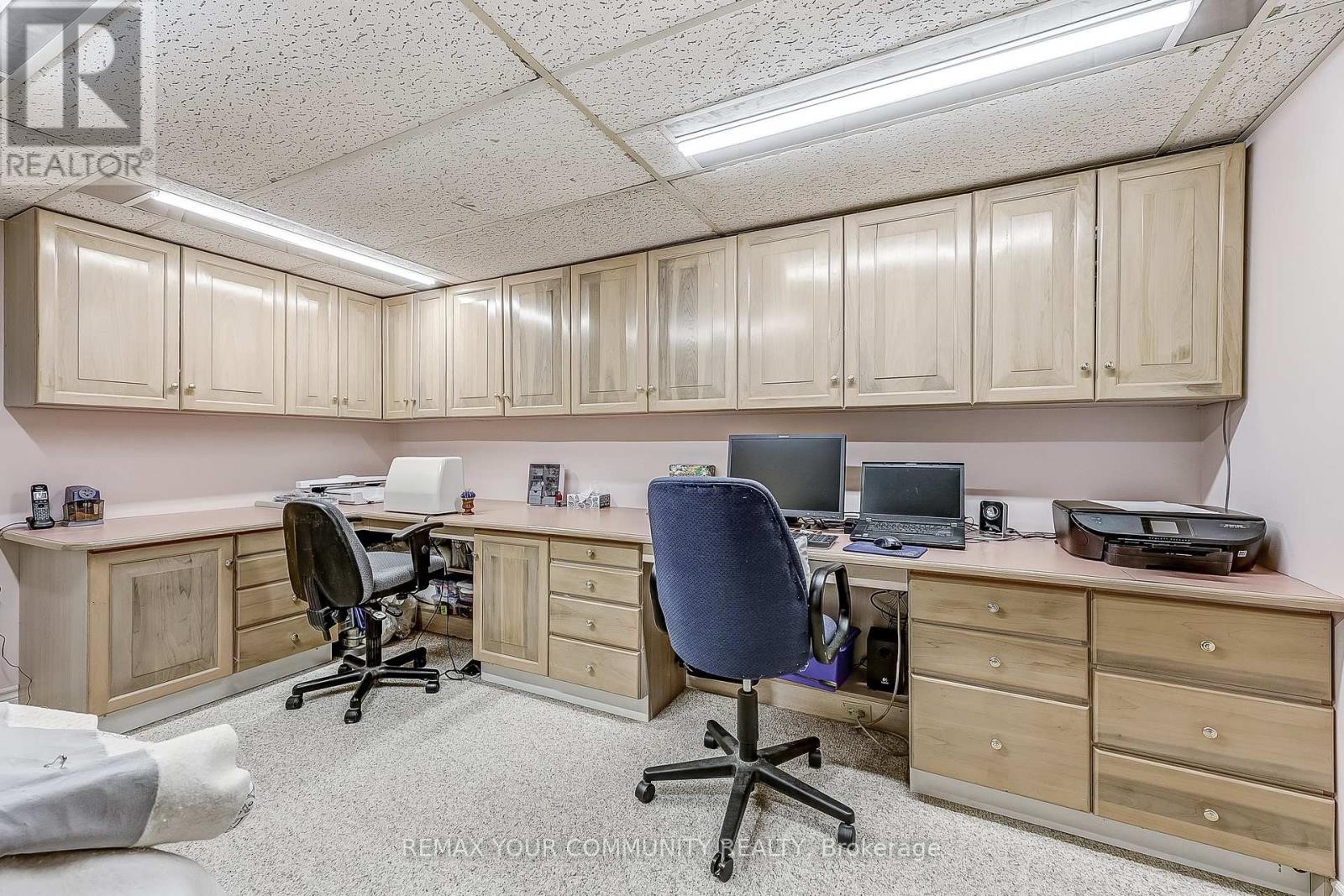 












3 SAWYER CRESCENT

,
Markham (Markham Village),




Ontario
L3P5V1

