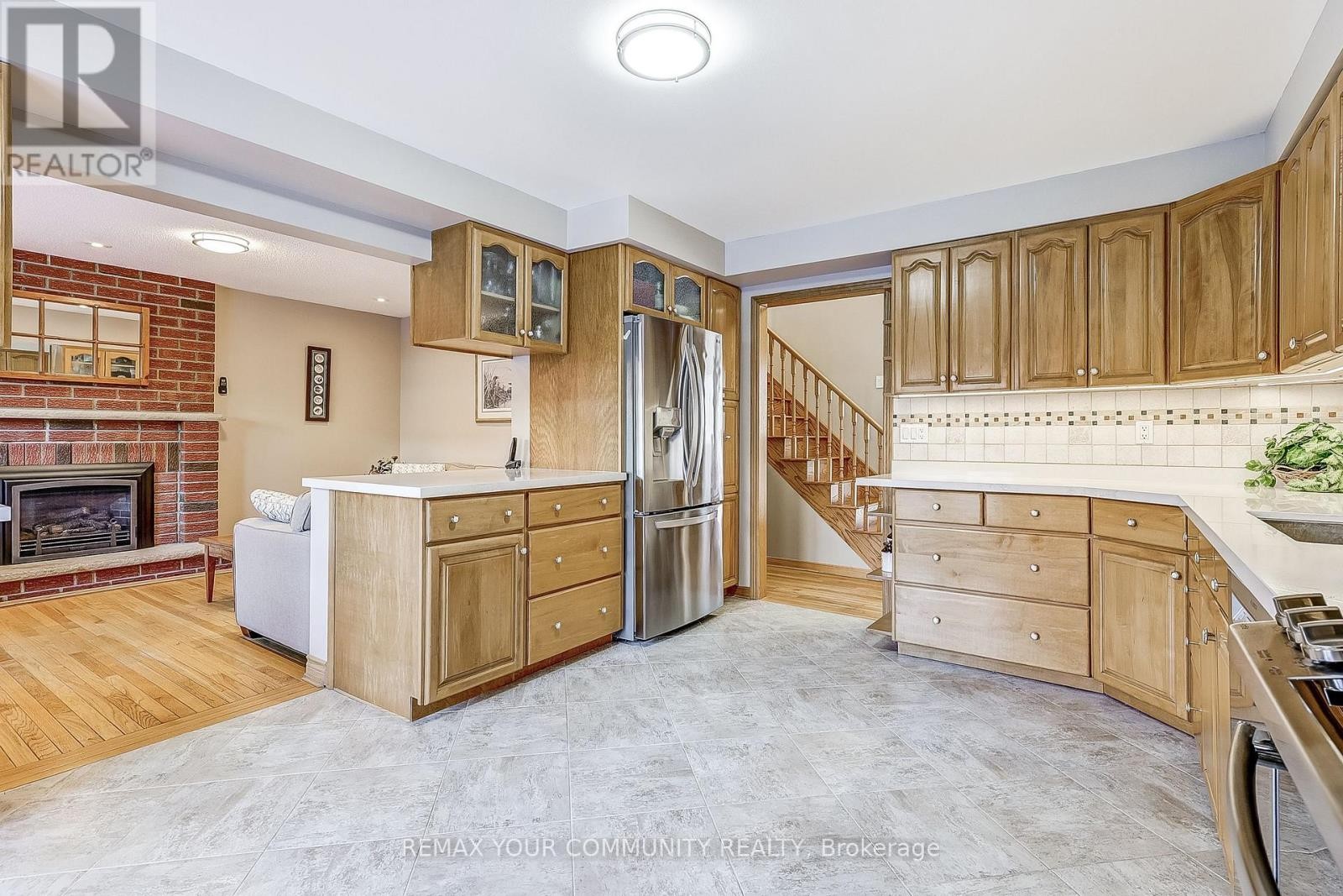 












3 SAWYER CRESCENT

,
Markham (Markham Village),




Ontario
L3P5V1

