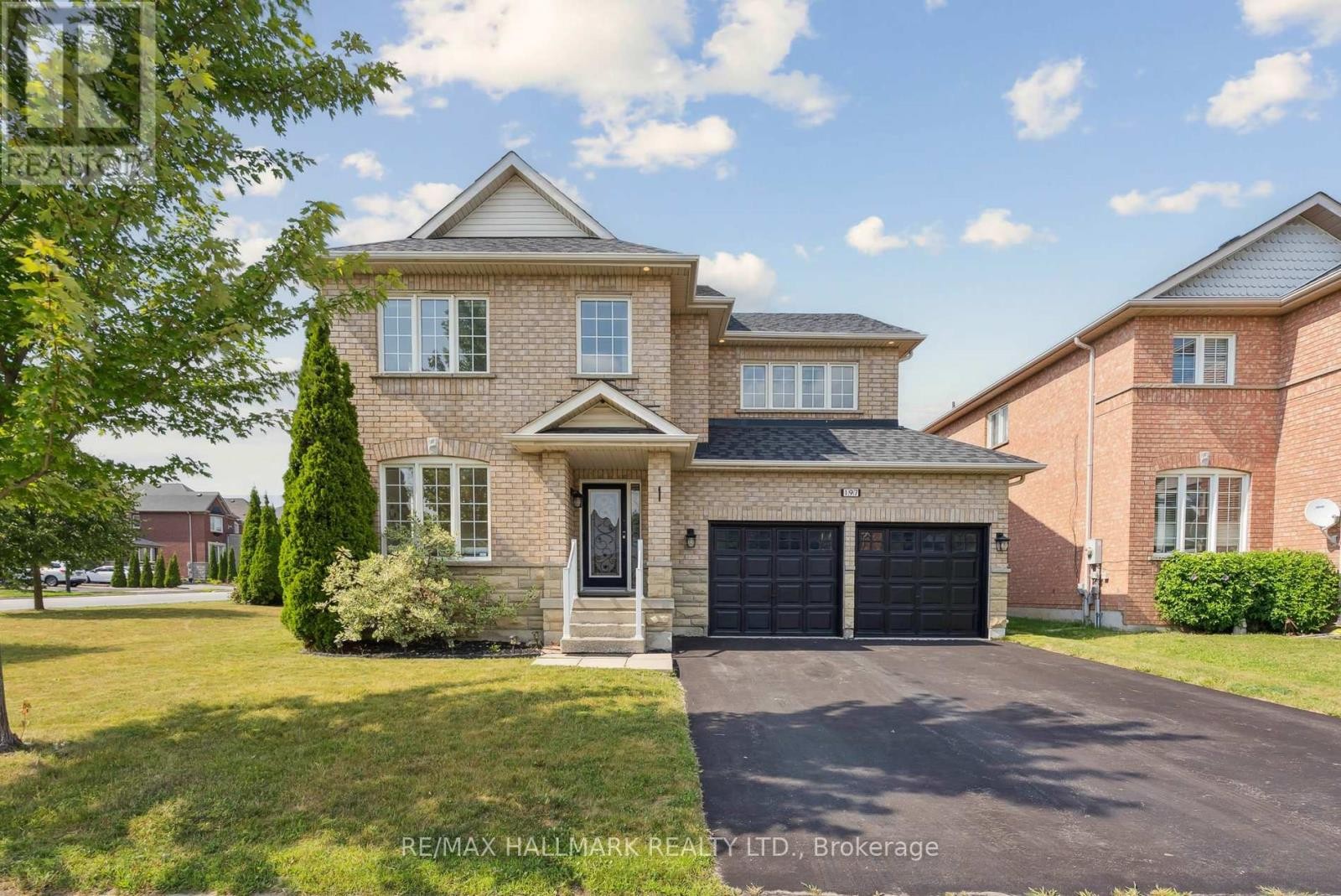 












197 ASPENWOOD DRIVE

,
Newmarket (Woodland Hill),




Ontario
L3X2X4

