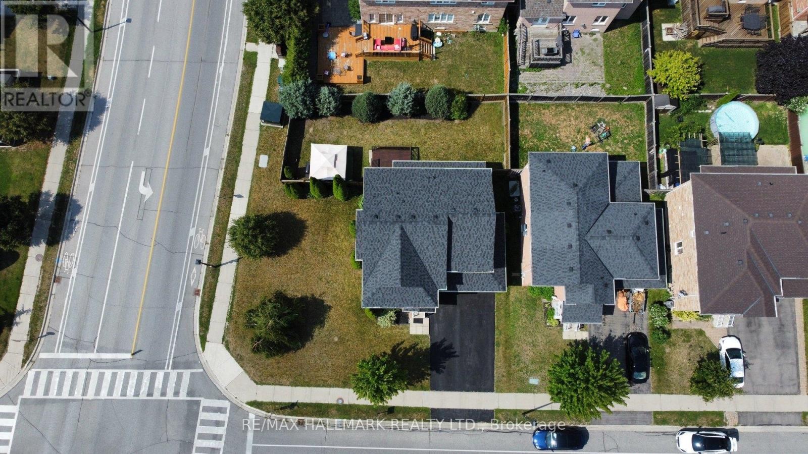 












197 ASPENWOOD DRIVE

,
Newmarket (Woodland Hill),




Ontario
L3X2X4

