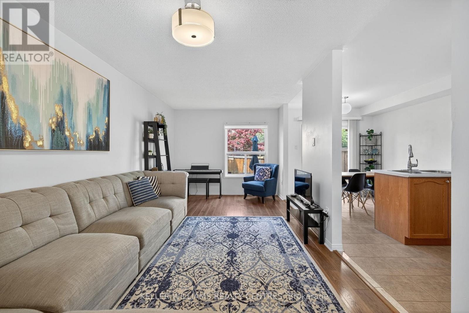 












70 BURGESS CRESCENT

,
Newmarket (Summerhill Estates),




Ontario
L3X2T7

