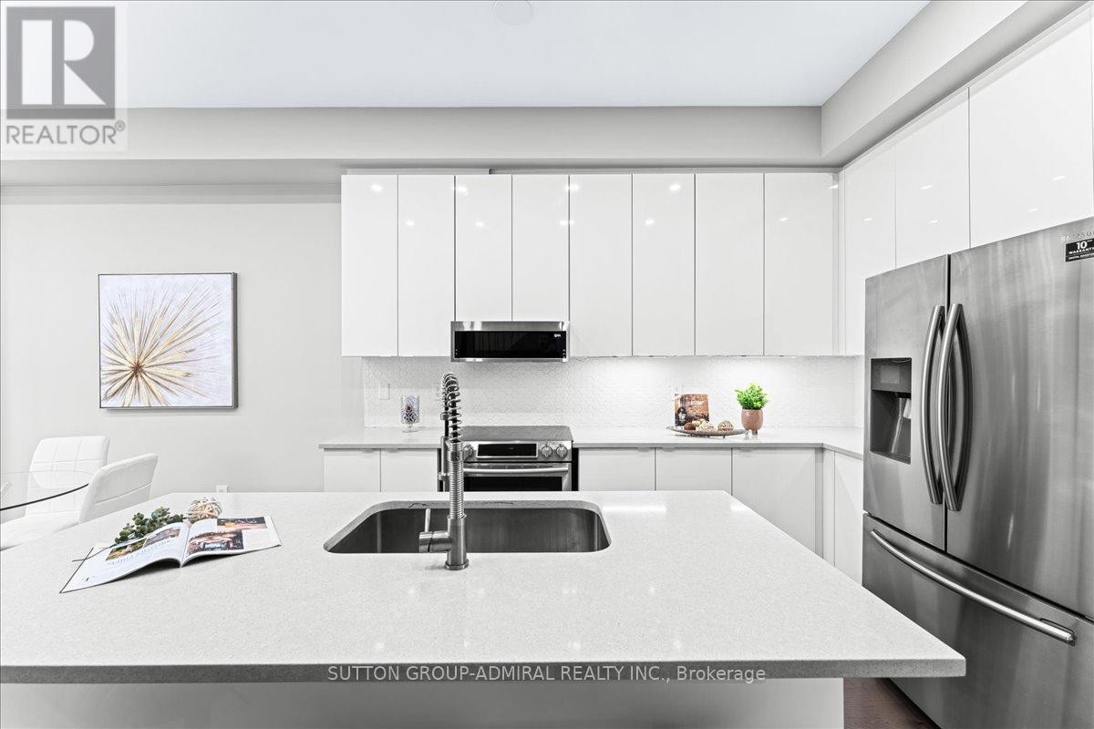 












131 LEBOVIC CAMPUS DRIVE

,
Vaughan (Patterson),




Ontario
L6A4J4

