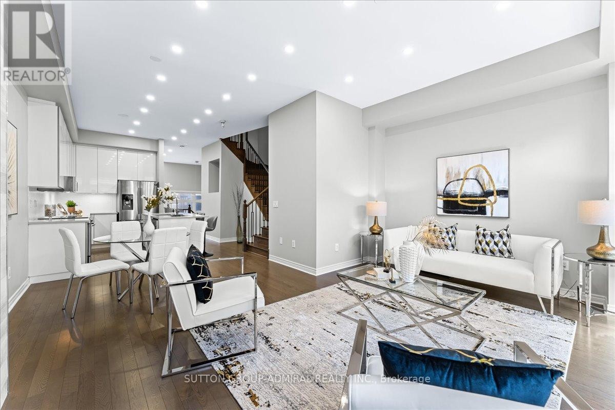 












131 LEBOVIC CAMPUS DRIVE

,
Vaughan (Patterson),




Ontario
L6A4J4

