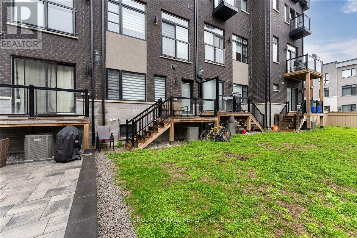 












131 LEBOVIC CAMPUS DRIVE

,
Vaughan (Patterson),




Ontario
L6A4J4

