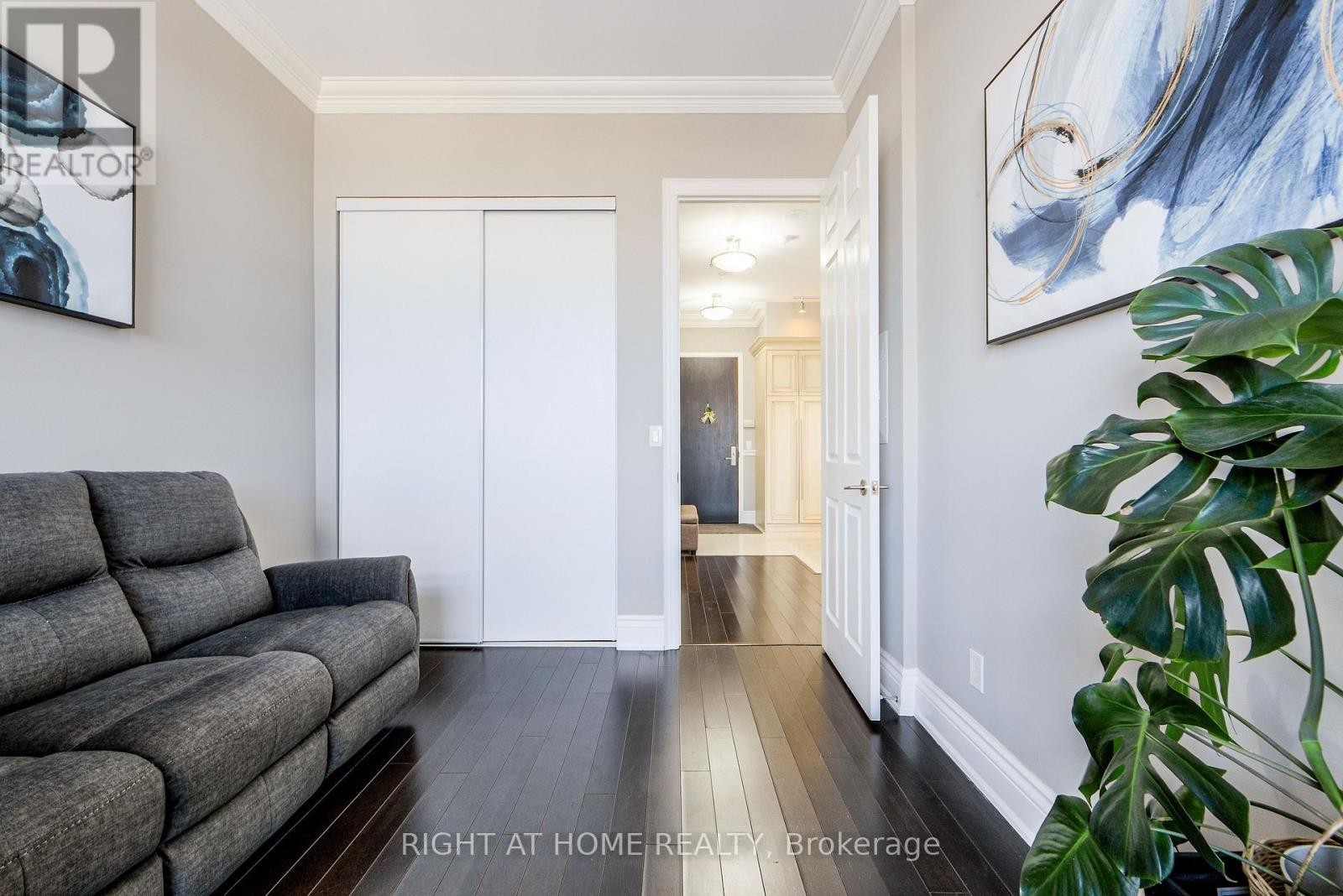 












UPH2 - 37 GALLERIA PARKWAY

,
Markham (Commerce Valley),




Ontario
L3T0A5

