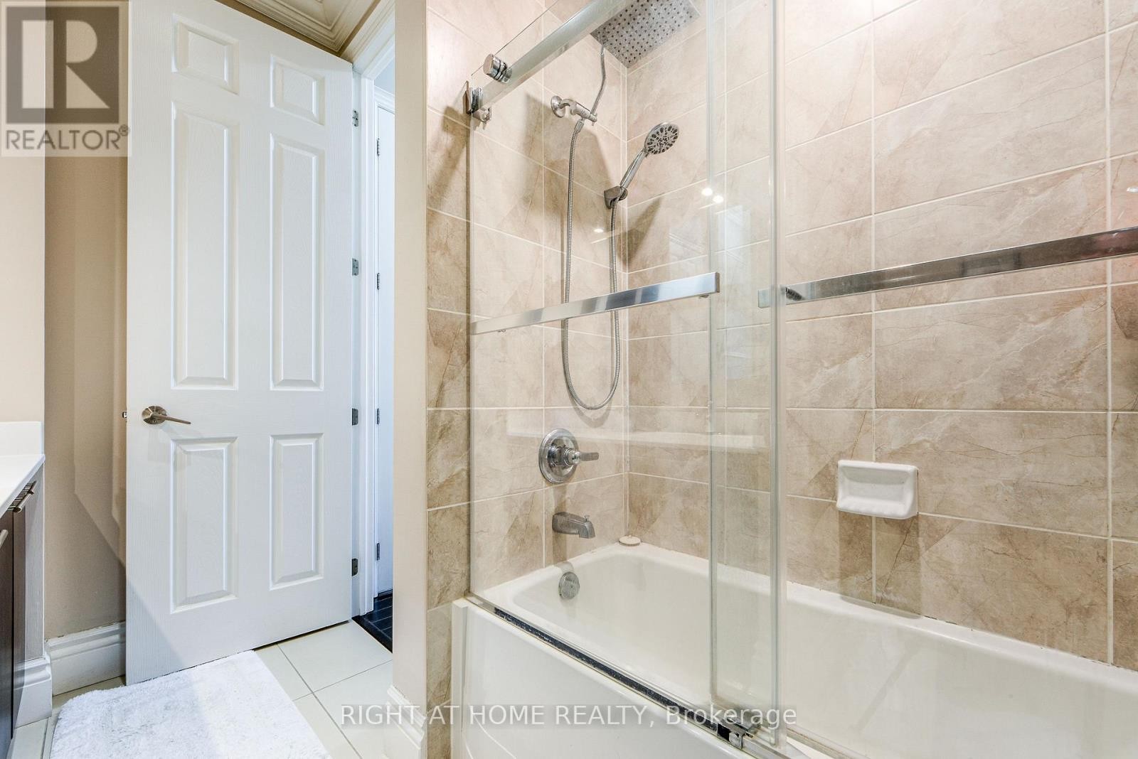 












UPH2 - 37 GALLERIA PARKWAY

,
Markham (Commerce Valley),




Ontario
L3T0A5

