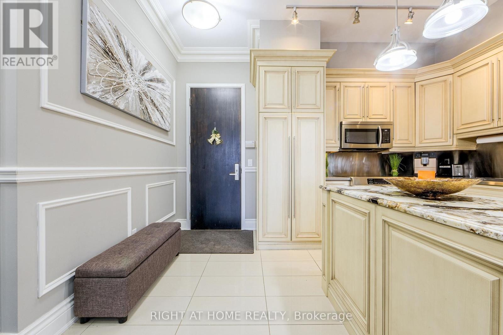 












UPH2 - 37 GALLERIA PARKWAY

,
Markham (Commerce Valley),




Ontario
L3T0A5

