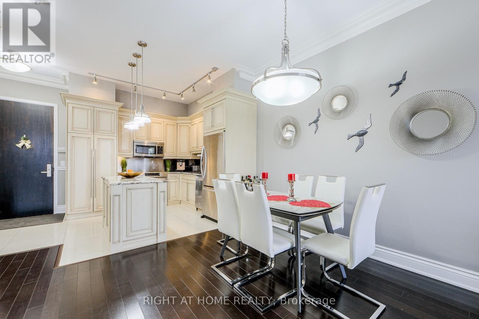 












UPH2 - 37 GALLERIA PARKWAY

,
Markham (Commerce Valley),




Ontario
L3T0A5

