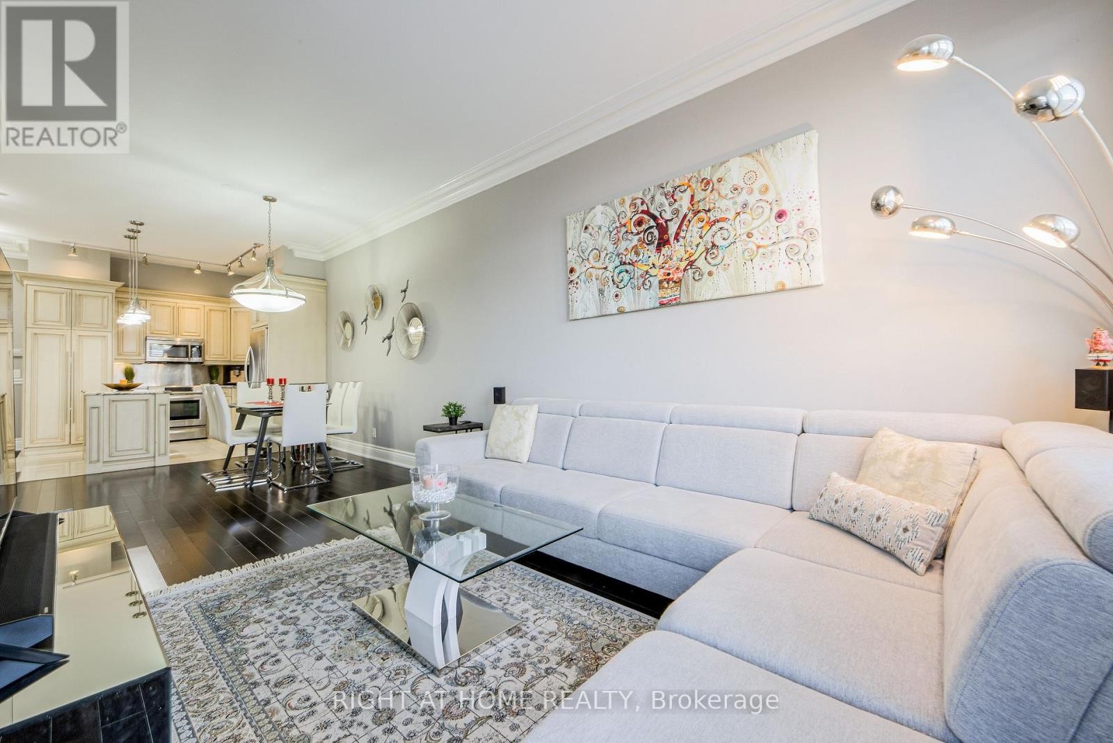 












UPH2 - 37 GALLERIA PARKWAY

,
Markham (Commerce Valley),




Ontario
L3T0A5

