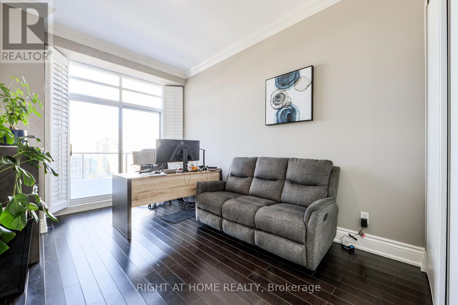 












UPH2 - 37 GALLERIA PARKWAY

,
Markham (Commerce Valley),




Ontario
L3T0A5

