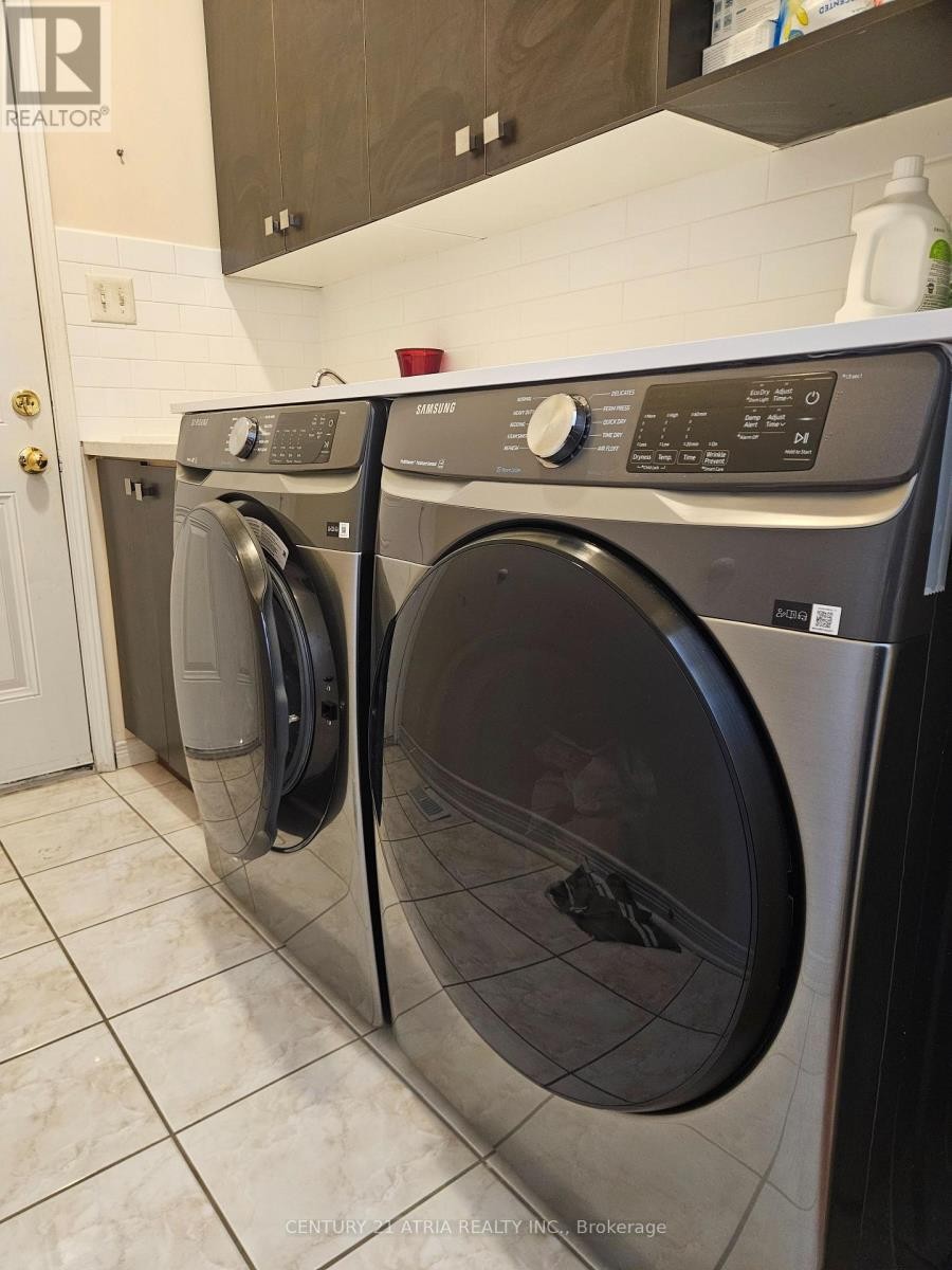 












BSMT - 143 MAROON DRIVE

,
Richmond Hill (Oak Ridges Lake Wilcox),




Ontario
L4E5B7

