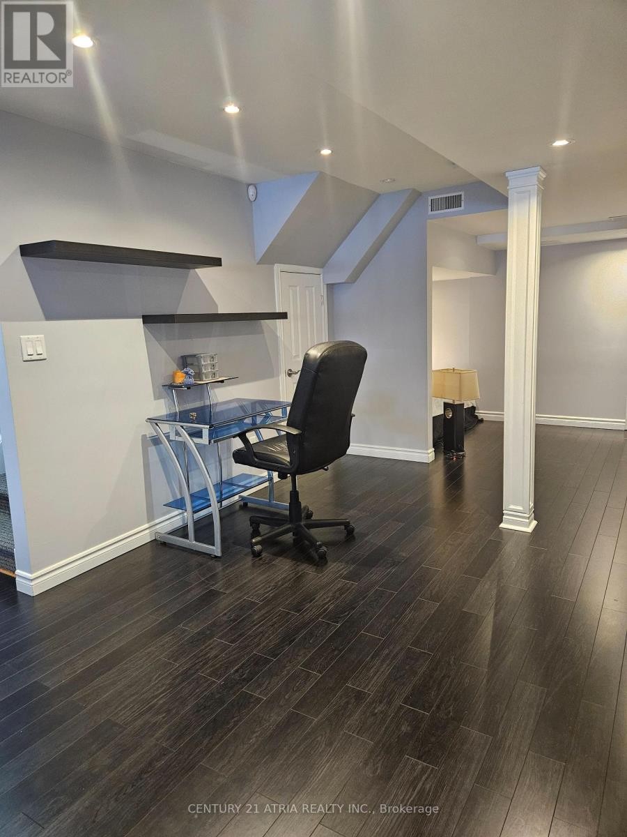 












BSMT - 143 MAROON DRIVE

,
Richmond Hill (Oak Ridges Lake Wilcox),




Ontario
L4E5B7

