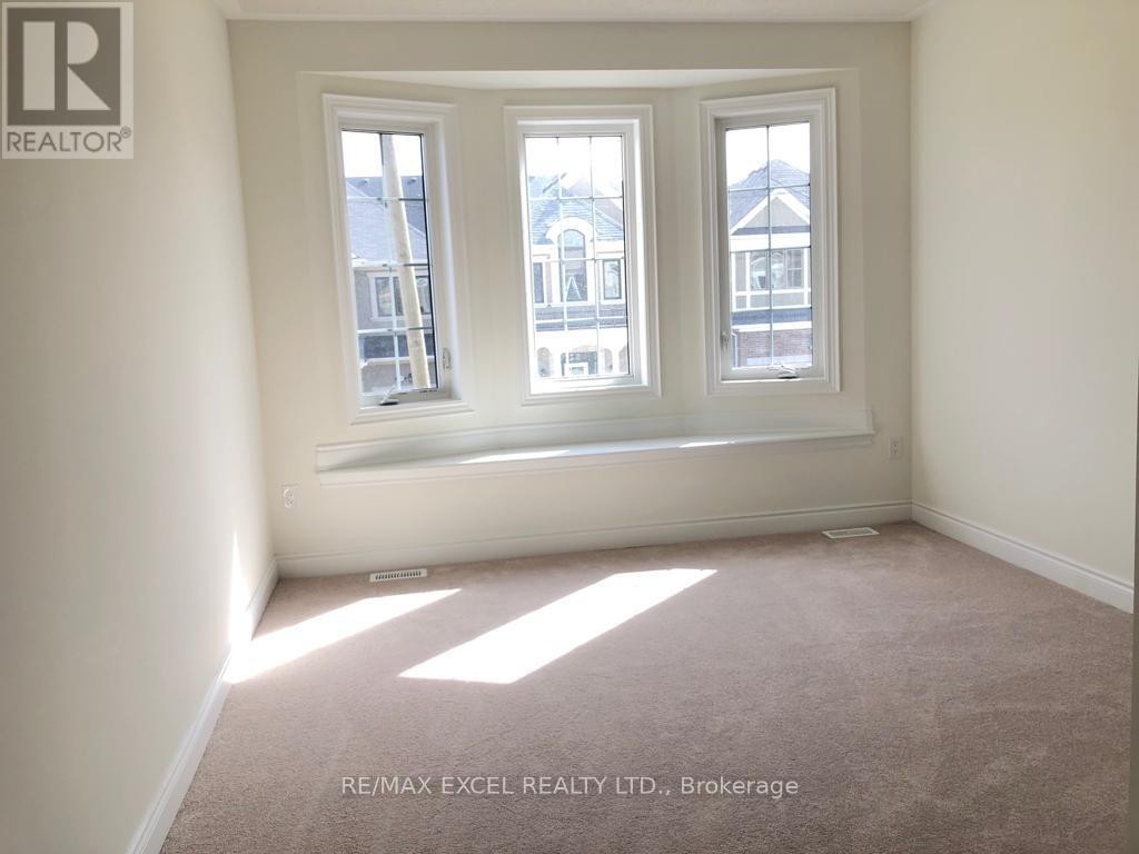 












94 HARTNEY DRIVE

,
Richmond Hill,




Ontario
L4S0K6

