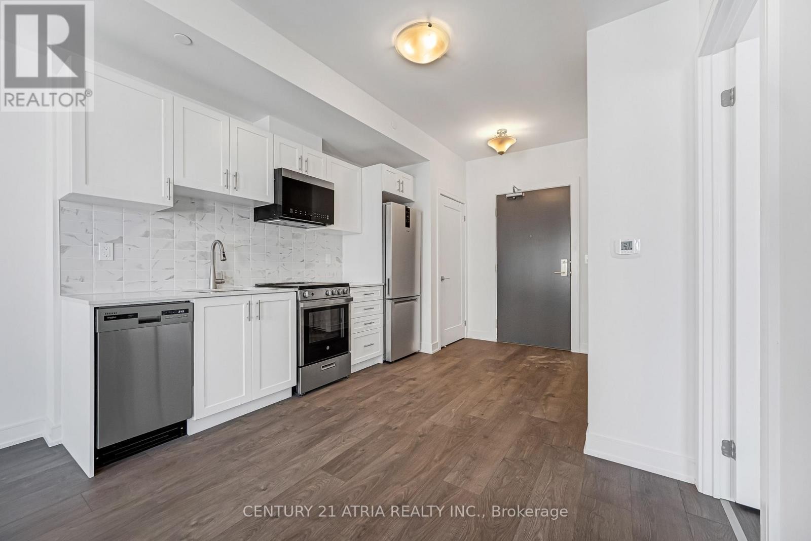 












1307 - 705 DAVIS DRIVE

,
Newmarket (Huron Heights-Leslie Valley),




Ontario
L3T0J1

