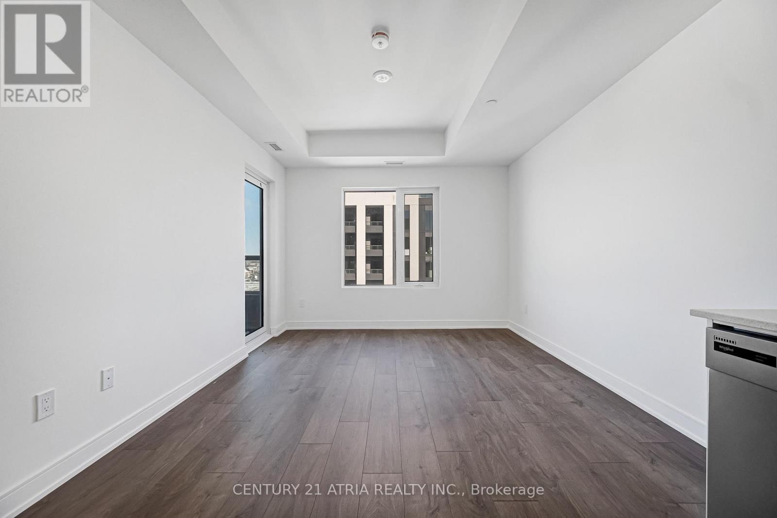 












1307 - 705 DAVIS DRIVE

,
Newmarket (Huron Heights-Leslie Valley),




Ontario
L3T0J1

