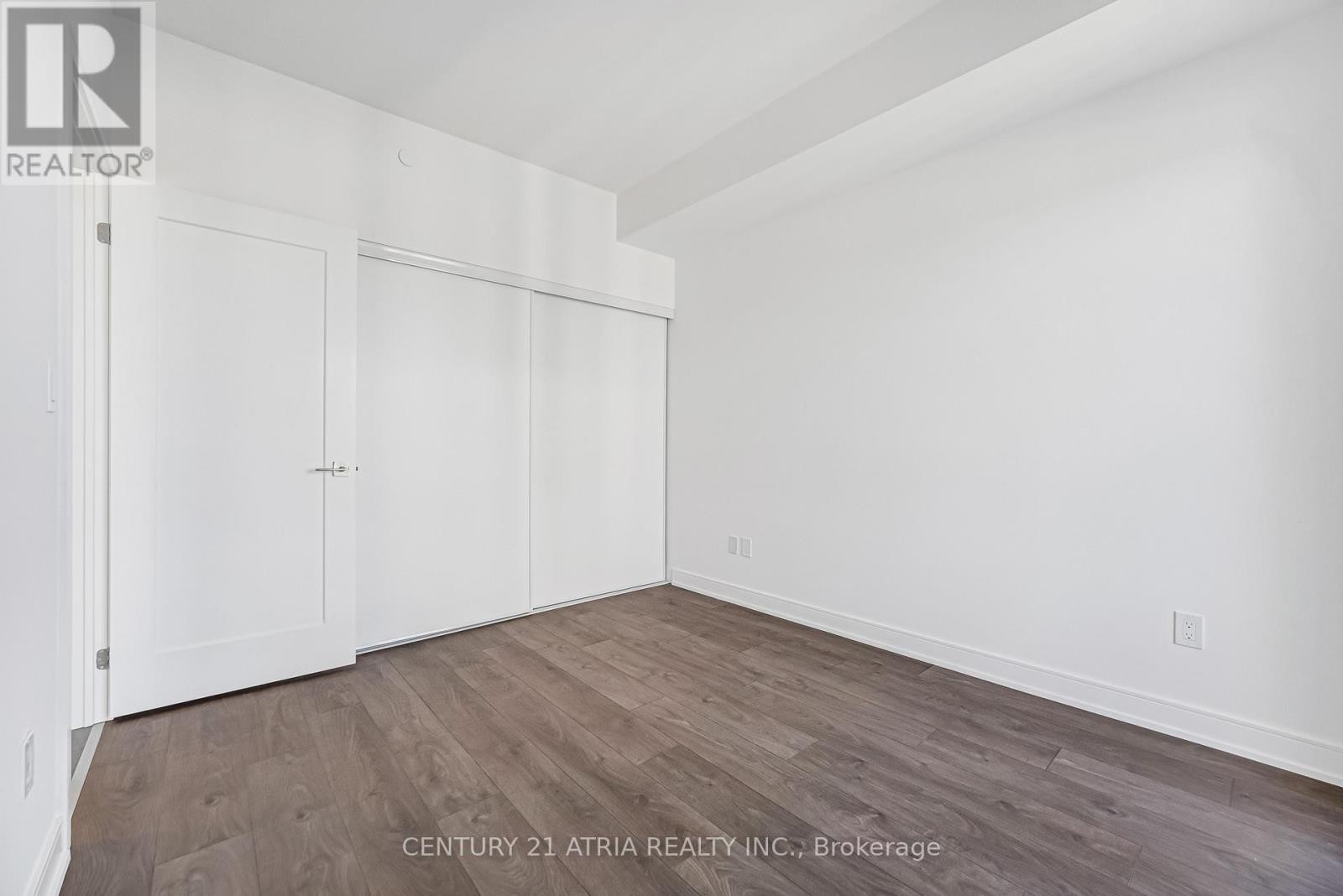 












1307 - 705 DAVIS DRIVE

,
Newmarket (Huron Heights-Leslie Valley),




Ontario
L3T0J1

