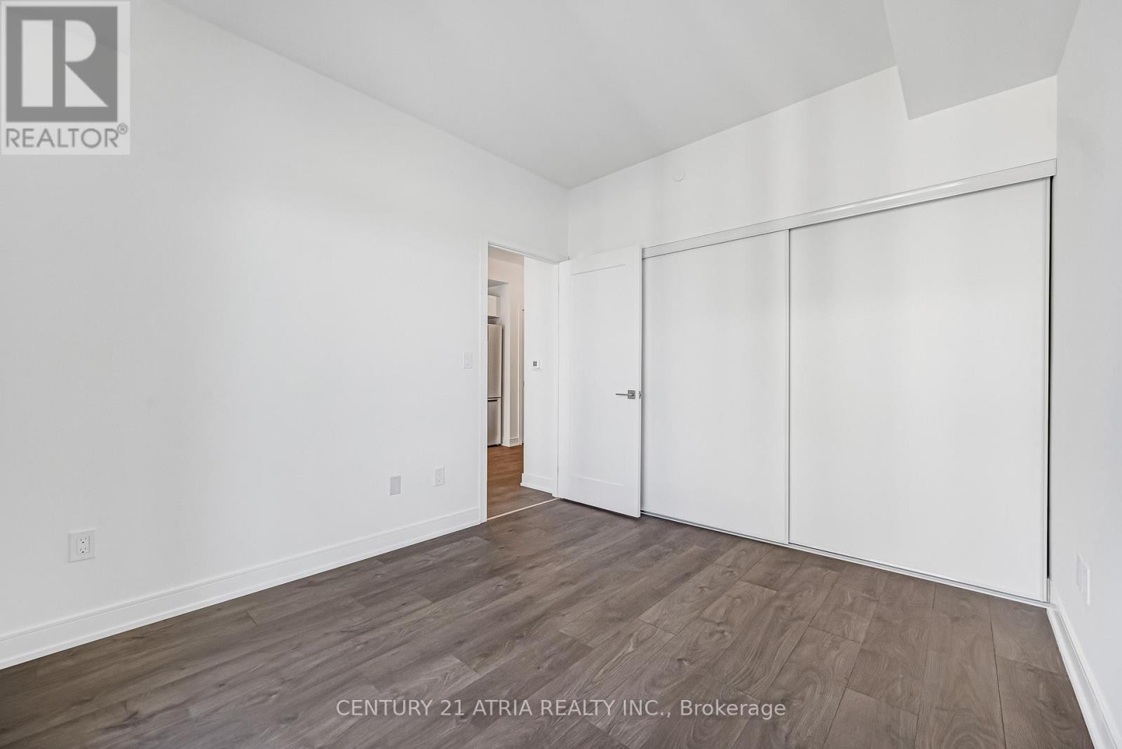 












1307 - 705 DAVIS DRIVE

,
Newmarket (Huron Heights-Leslie Valley),




Ontario
L3T0J1

