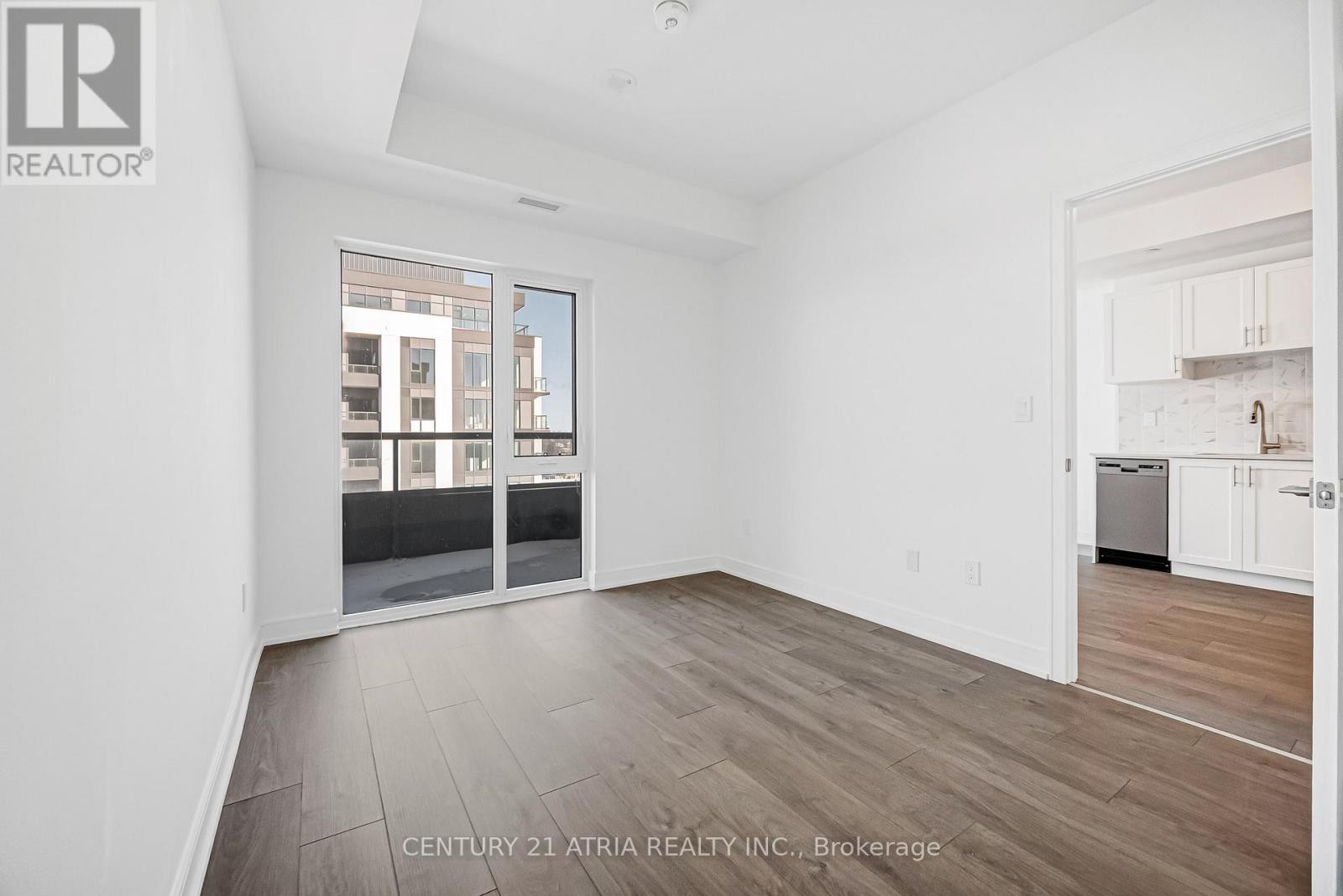 












1307 - 705 DAVIS DRIVE

,
Newmarket (Huron Heights-Leslie Valley),




Ontario
L3T0J1

