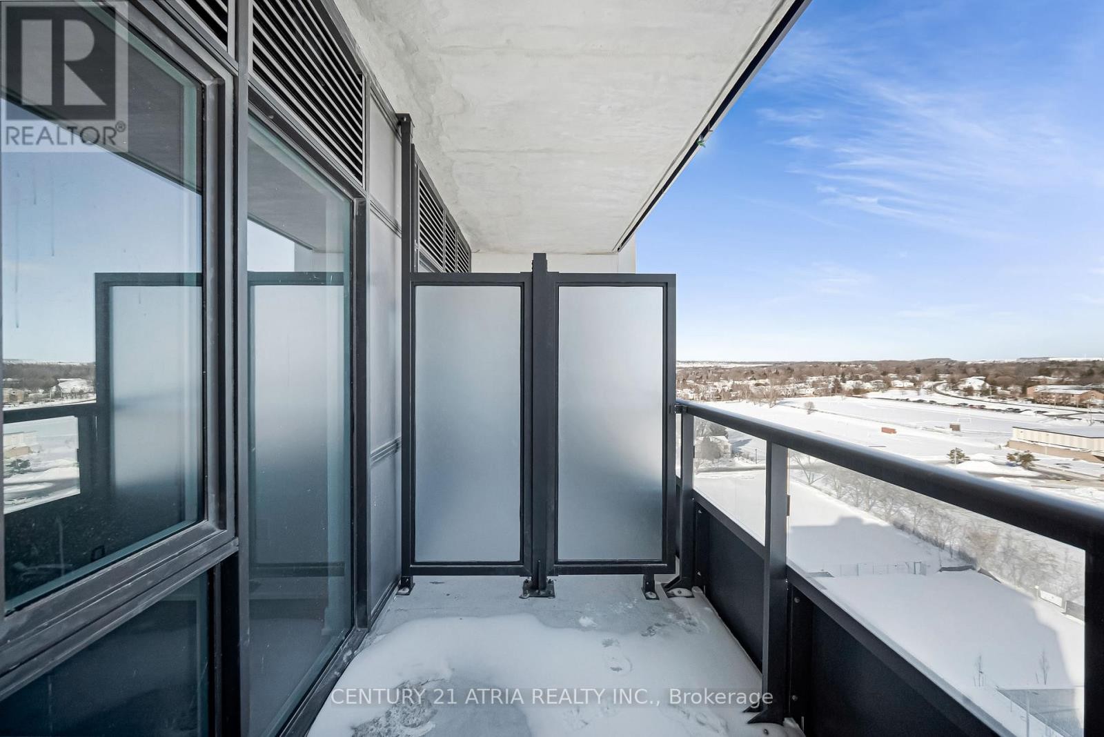 












1307 - 705 DAVIS DRIVE

,
Newmarket (Huron Heights-Leslie Valley),




Ontario
L3T0J1

